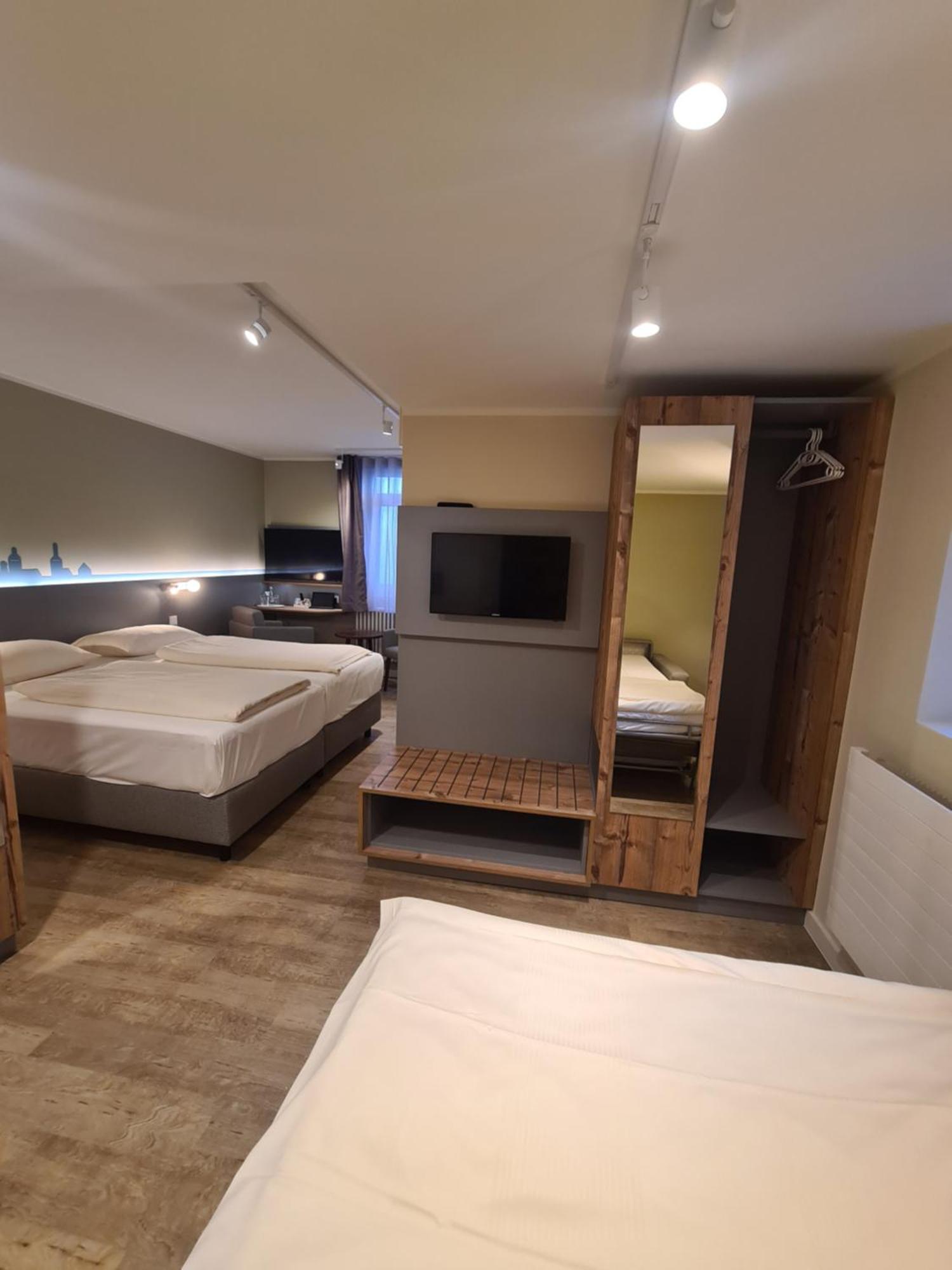 Stadthotel Engel Ettlingen Zewnętrze zdjęcie