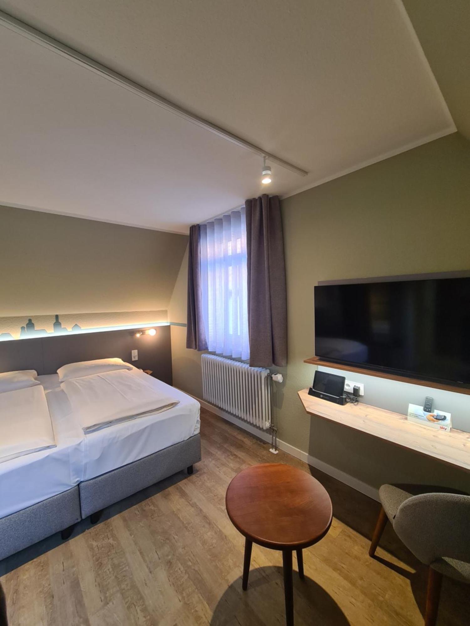 Stadthotel Engel Ettlingen Zewnętrze zdjęcie