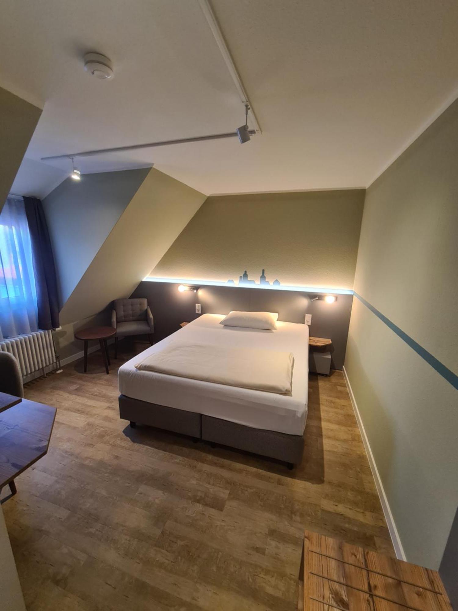 Stadthotel Engel Ettlingen Zewnętrze zdjęcie