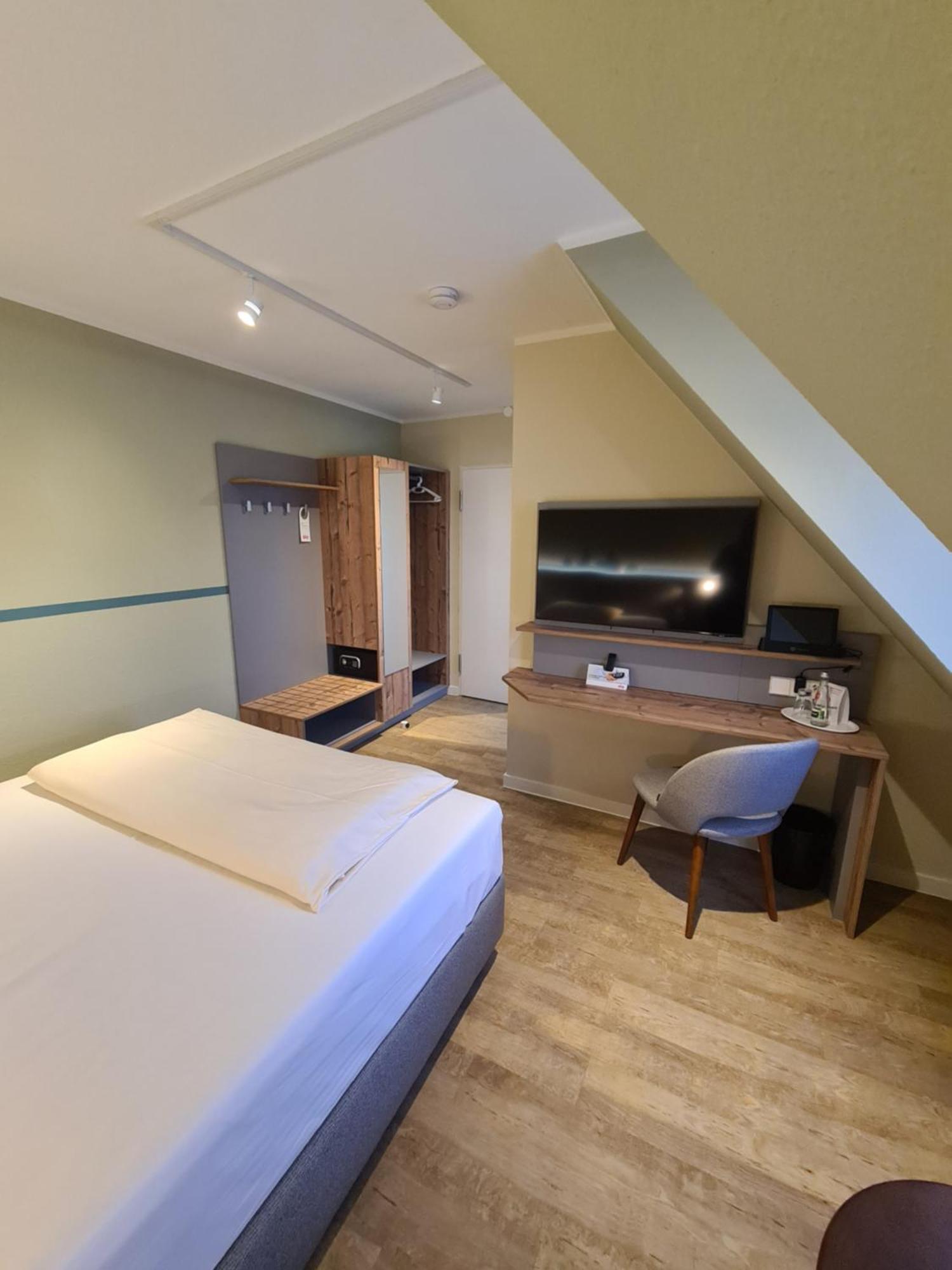 Stadthotel Engel Ettlingen Zewnętrze zdjęcie