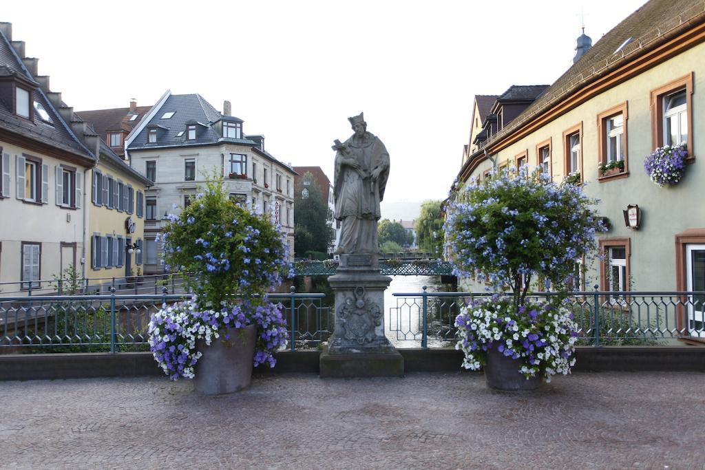 Stadthotel Engel Ettlingen Zewnętrze zdjęcie